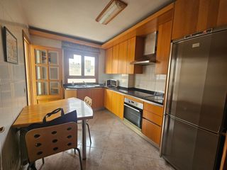 Miete Etagenwohnung  Carrer d'isaac albéniz. Piso en alquiler son oliva