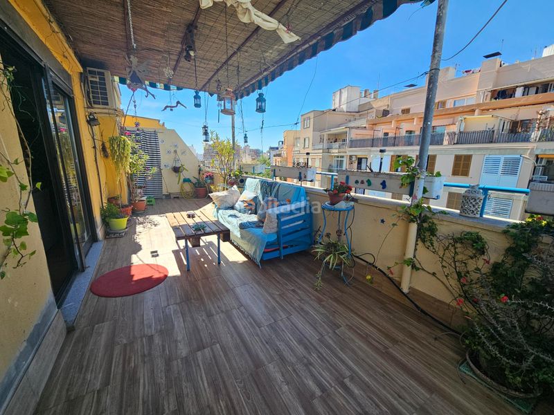 Foto 08a78093-e5d6-4d3e-9b47-ad9c2eb2ddd5. Àtic amb xemeneia a Pere Garau Palma de Mallorca