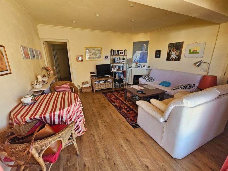 Foto b06aa3bf-671b-4911-942f-f1598859dee8. Àtic amb xemeneia a Pere Garau Palma de Mallorca