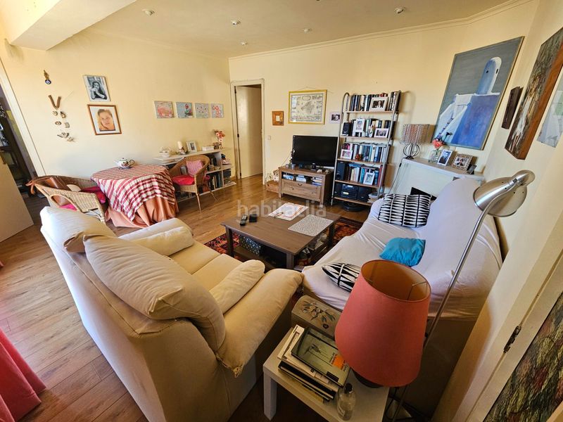 Foto b0e3038b-c3ad-4a73-b53d-c9ad473fb137. Àtic amb xemeneia a Pere Garau Palma de Mallorca