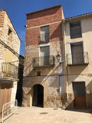 Casa adossada a Valdeltormo. Valdeltormo.- casa con patio