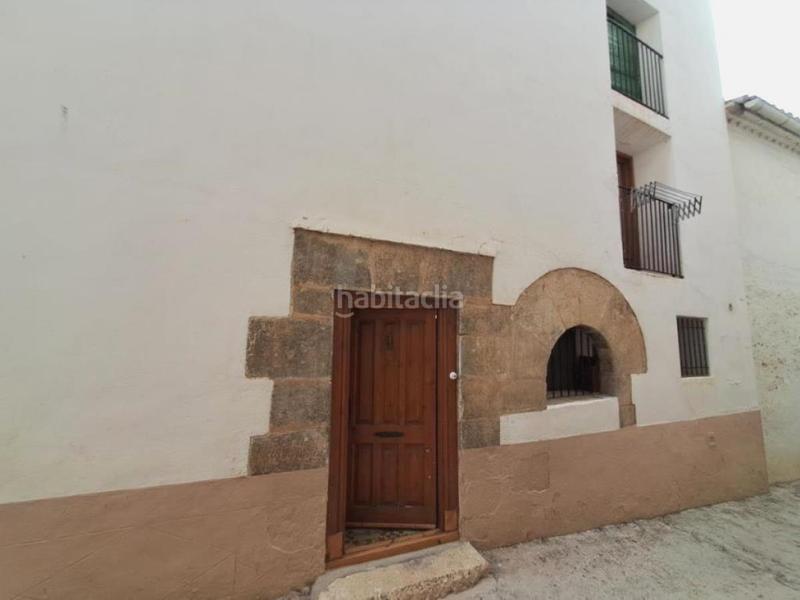 Foto 7c896d47-d182-424e-9745-1fa769ca3977. Casa aparellada amb xemeneia a Peñarroya de Tastavins