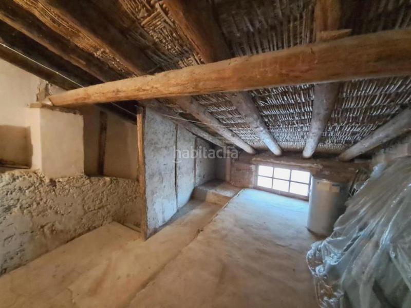 Foto b068a3e4-3ddf-40df-afad-5b794d83186a. Casa aparellada amb xemeneia a Peñarroya de Tastavins