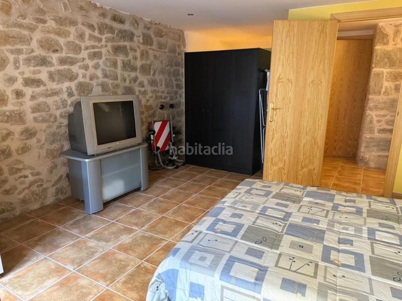 Foto 62a96e40-fd84-4ed4-8720-e14c2978f491. Casa bifamiliare con riscaldamento parcheggio in Cretas