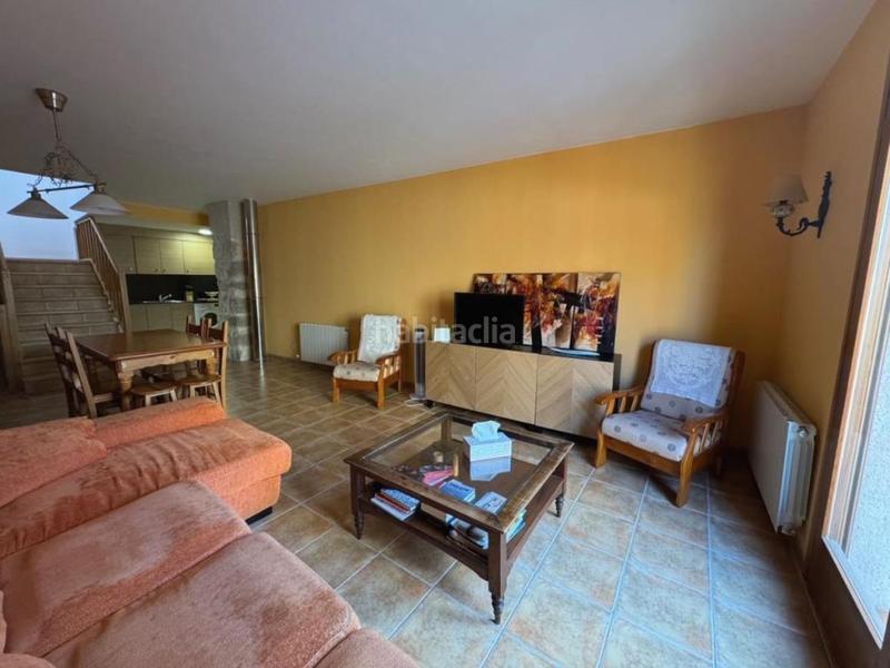 Foto b066cd3c-6195-44c2-a060-ef74bfd30db8. Casa bifamiliare con riscaldamento parcheggio in Cretas