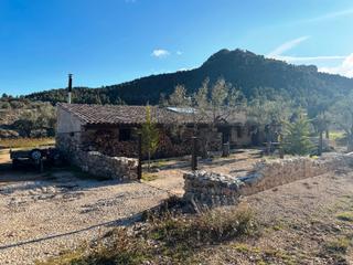 Masia en Valderrobres. Finca rstica entre valderrobres y beceite