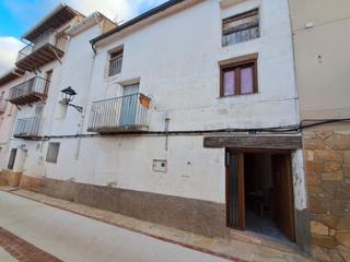 Casa aparellada a Beceite. Casa de pueblo de 294 m2