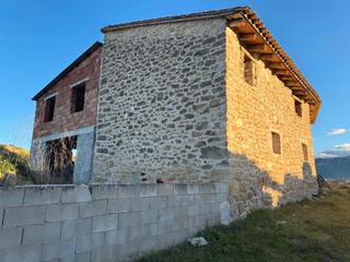 Landgut in Valderrobres. Valderrobres.- finca rústica con construcción y agua potable