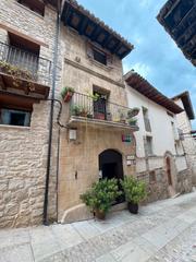 Edifici a Valderrobres. Casa sebastián.- hotel con encanto en el corazón de valderrobres