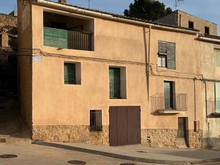 Casa aparellada a Valdeltormo. Valdeltormo.- casa con garaje