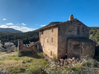 Finca rústica a Valderrobres. Valderrobres.- finca rústica con masía y pozo
