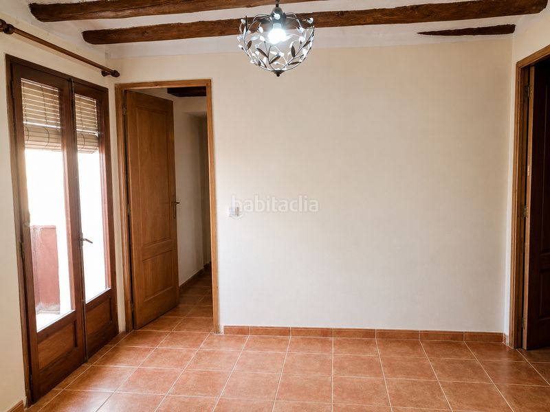 Foto 6140cd9c-c11e-487d-ab7e-943f23944a09. Casa aparellada amb calefacció a Valderrobres