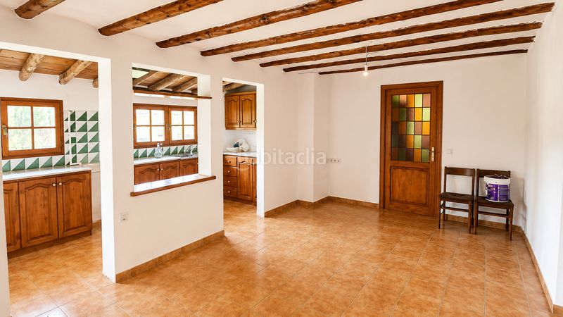 Foto df5f5f1f-8231-469b-b21a-ce18cb1a4041. Casa aparellada amb calefacció a Valderrobres