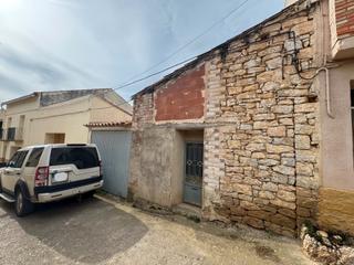 Maison à Valdeltormo. Valdeltormo - almacén urbano