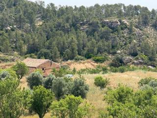 Landgut in Mazaleón. Mazaleón-finca rústica con masía