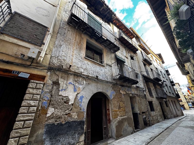 Foto 1c7e1c07-74cd-4f54-857b-4e091027343d. Casa pareada en calle la paz 10 casa en el casco antiguo en Valderrobres