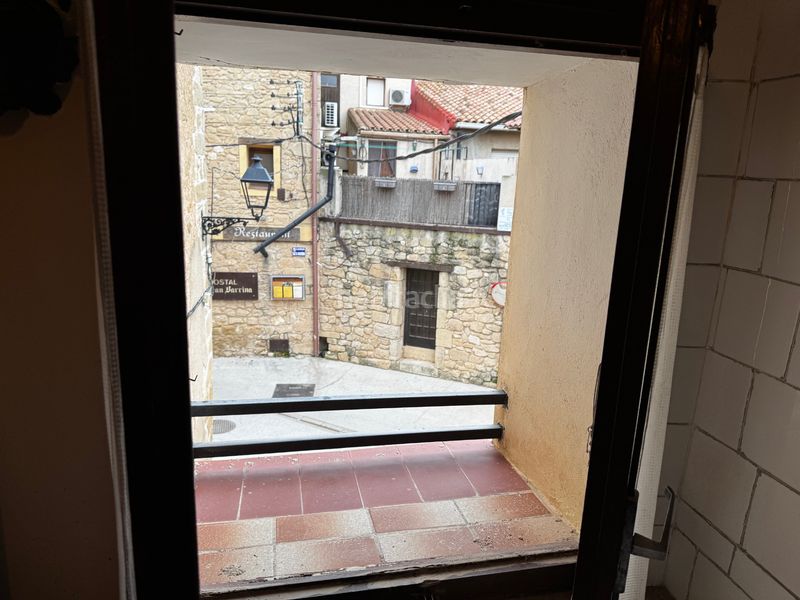 Foto b496d3af-55ab-4360-ad8e-ddd49cedbdc6. Casa aparellada a Arnes