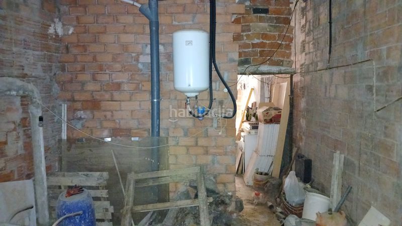Foto 0cde7ab0-d53e-4711-8dfe-a0aa22872a33. Casa pareada en calle las rocas 4 la codoñera-casa de pueblo a reformar en Codoñera (La)