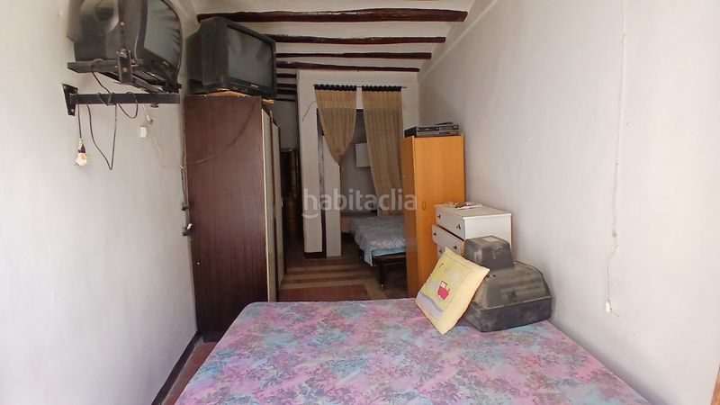 Foto d0f4e9fd-d191-4524-b381-4e8dccdf75d1. Casa pareada en calle las rocas 4 la codoñera-casa de pueblo a reformar en Codoñera (La)