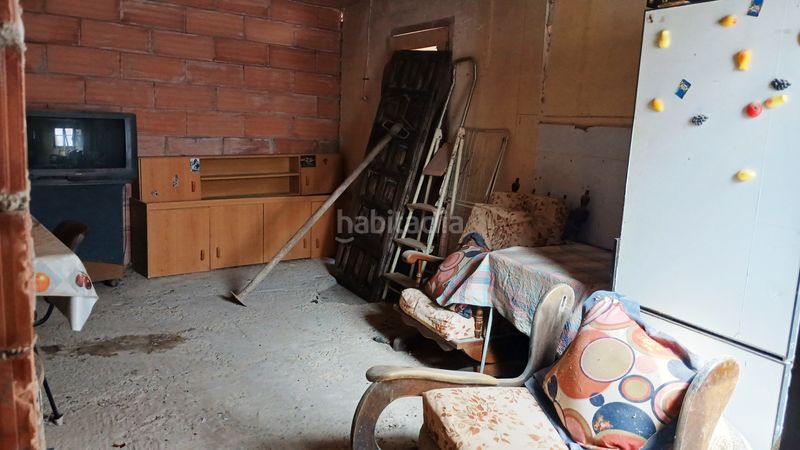 Foto fc93a25f-3821-43b4-9c97-7b465bb768d1. Casa pareada en calle las rocas 4 la codoñera-casa de pueblo a reformar en Codoñera (La)