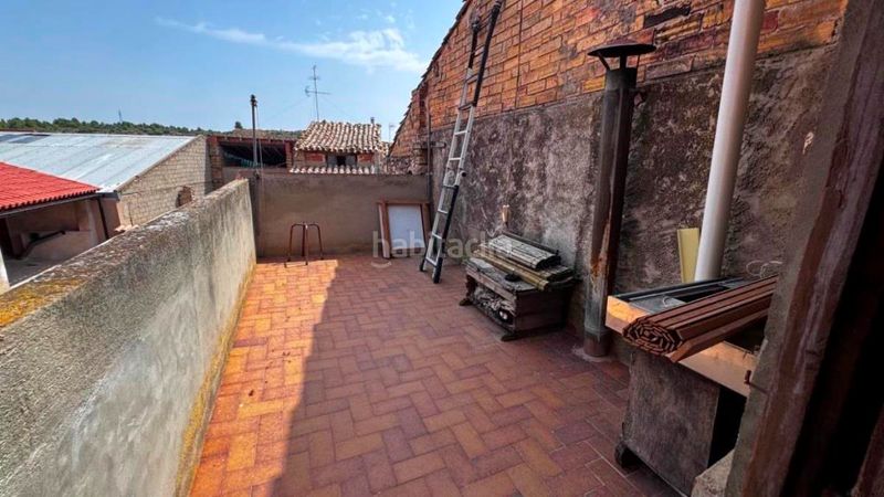 Foto bf3ba102-fb00-4705-b490-717b10565602. Casa aparellada a Valjunquera