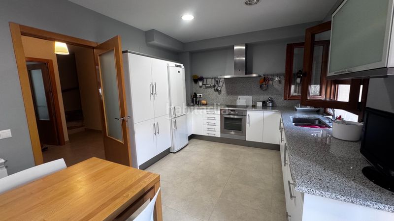 Foto e86ed0bc-32cc-436d-85e1-235b30fba462. Casa aparellada amb calefacció aparcament a Beceite