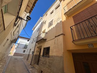 Towny house  Calle la palanqueta 9. Mas de las matas- casa de pueblo con terraza