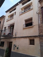 Casa aparellada  Calle baja. Torre del compte. - casa de pueblo para entrar a vivir