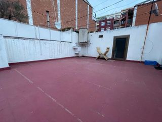 Casa  Carrer de sant antoni abat. Casa con 4 habitaciones con parking y calefaccin