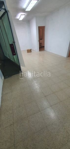 Foto ef4e9795-54c3-46d4-bff9-56daaa4c7625. Planta baixa amb aparcament a Guinardó Barcelona