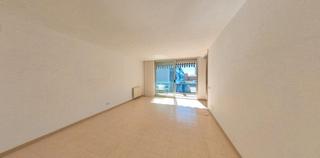 Pis  Carrer de la indústria. Piso en venta en el puerto de badalona