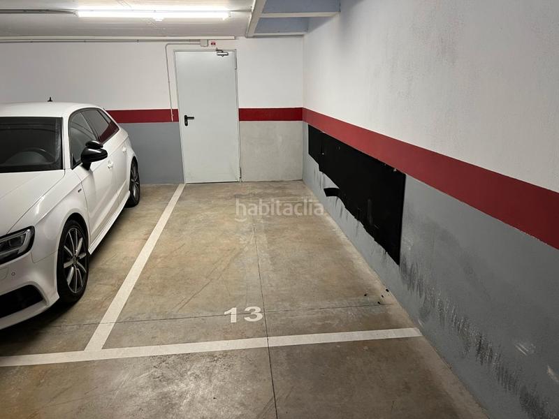 Foto f638dece-a8d4-4576-b40c-b63225373c7e. Flat with heating parking pool in Centre Badalona