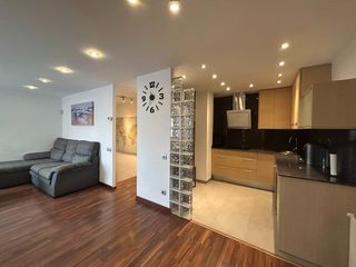 Dúplex  Carrer de montserrat. Piso en venta en santo cristo