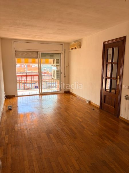 Foto 7d00a238-3271-40a9-8a89-2b4c347754f4. Pis amb calefacció a Centre Viladecans