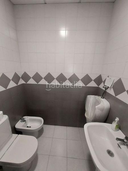 Foto 3db5e3b6-7184-42a0-a279-3f9f38df7dce. Local comercial en El Arenal - La Pólvora Dos Hermanas