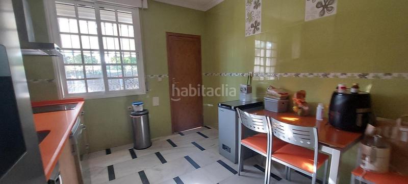 Foto 19a2bb48-4ed3-45e1-b68c-d9e820566e7f. Xalet amb aparcament piscina a cerros de Montequinto Montequinto