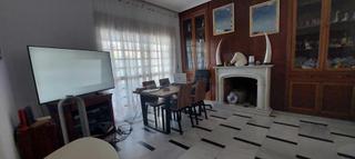Xalet a Cerros de Montequinto. Chalet independiente, con piscina, en venta en olivar de quintos