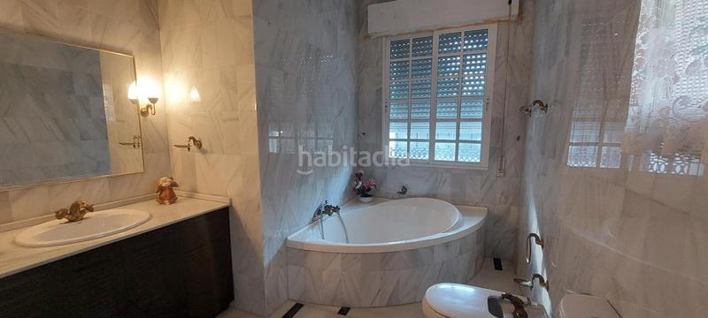 Foto eb67c8b7-be11-41f2-9b05-0ed83e795ec7. Xalet amb aparcament piscina a cerros de Montequinto Montequinto