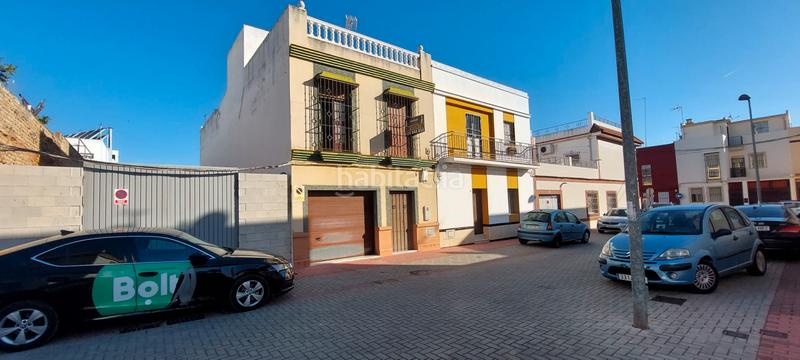 Foto 9c2902af-e4dd-4099-9d62-9d7ad7d8d546. Chalet en calle manuel siurot 6a gran casa en calle manuel siurot en Dos Hermanas