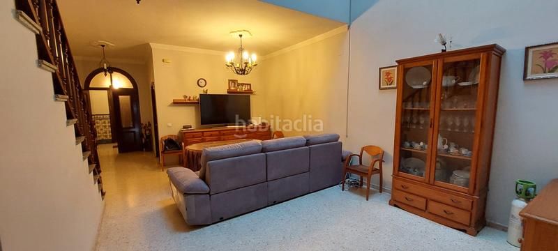 Foto ae90f494-8f28-4c54-b57c-6f6089e85c15. Chalet en calle manuel siurot 6a gran casa en calle manuel siurot en Dos Hermanas