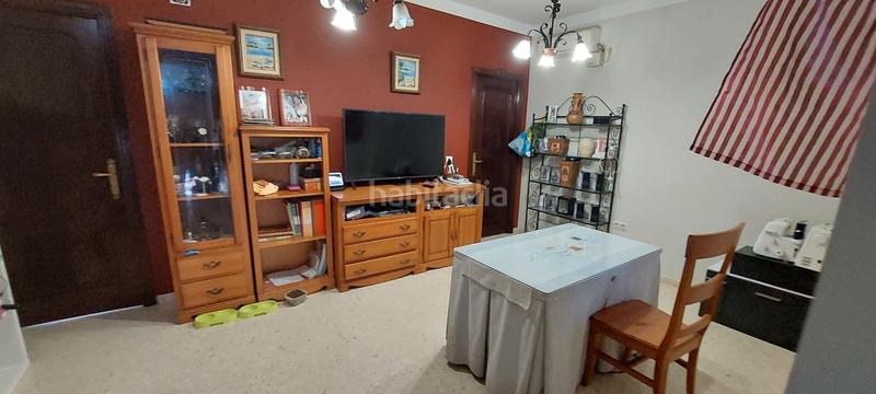 Foto d0e149b9-bd09-42e9-8ca6-2ca423558f29. Chalet en calle manuel siurot 6a gran casa en calle manuel siurot en Dos Hermanas