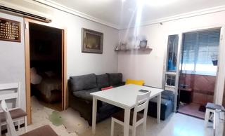 Pis  Calle la jabera. Piso en polg. san pablo