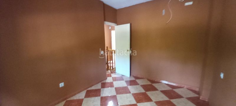 Foto f6976209-8ced-450a-9135-41283aeea333. Dúplex amb aparcament a colores - entreparques Sevilla
