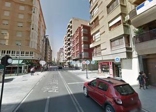 Geschäftsraum in Santiago. Local comercial en la avenida