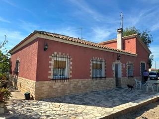 Maison à Puerto Lumbreras. Finca con casa y almacenes en el esparragal