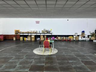 Lloguer Local Comercial a Torrecilla. Local en polígono industrial ideal para barrestaurante o industr
