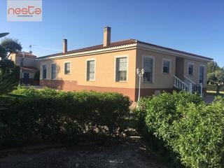 Casa in Torrealvilla. Disfruta de la tranquilidad en el complejo de casas con jardines