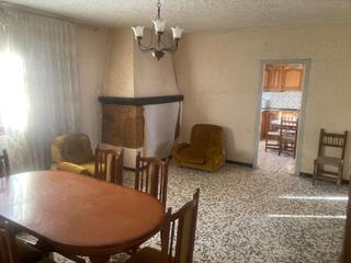 Casa a Tercia. Gran casa de campo con almacén