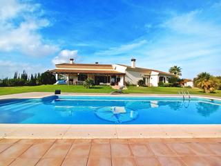 Chalet in Purias. Chalet con terraza, barbacoa, jardín y piscina en purias  lorca