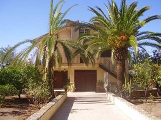 Chalet in Purias. Disfruta del campo en la zona vip de purias